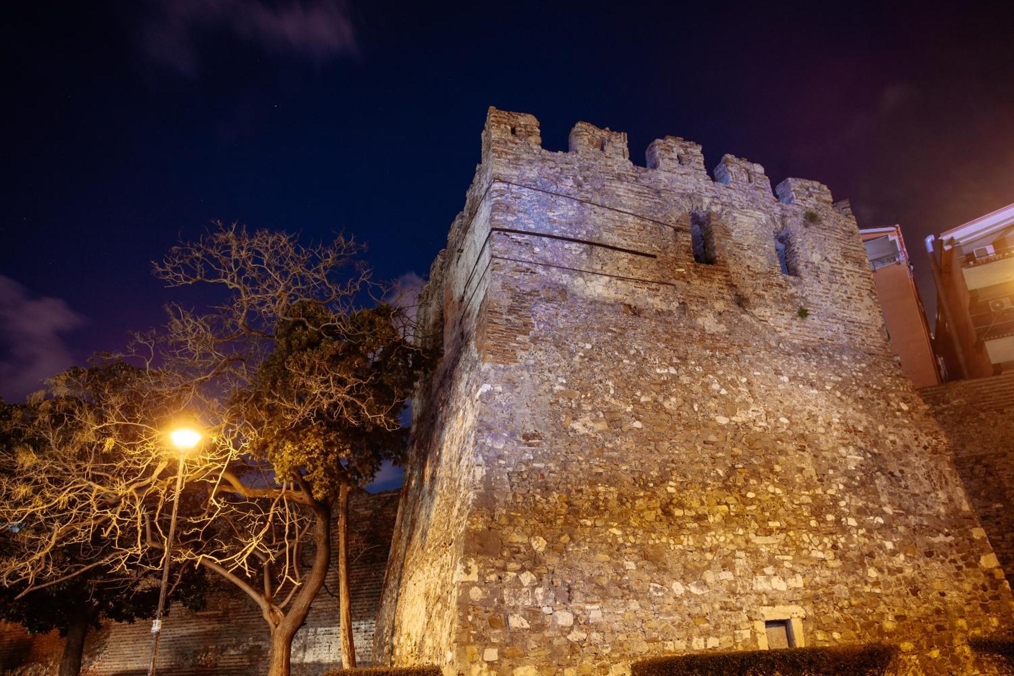 Super Apartment In The Ancient Roman Amphitheater Durrës Exteriör bild