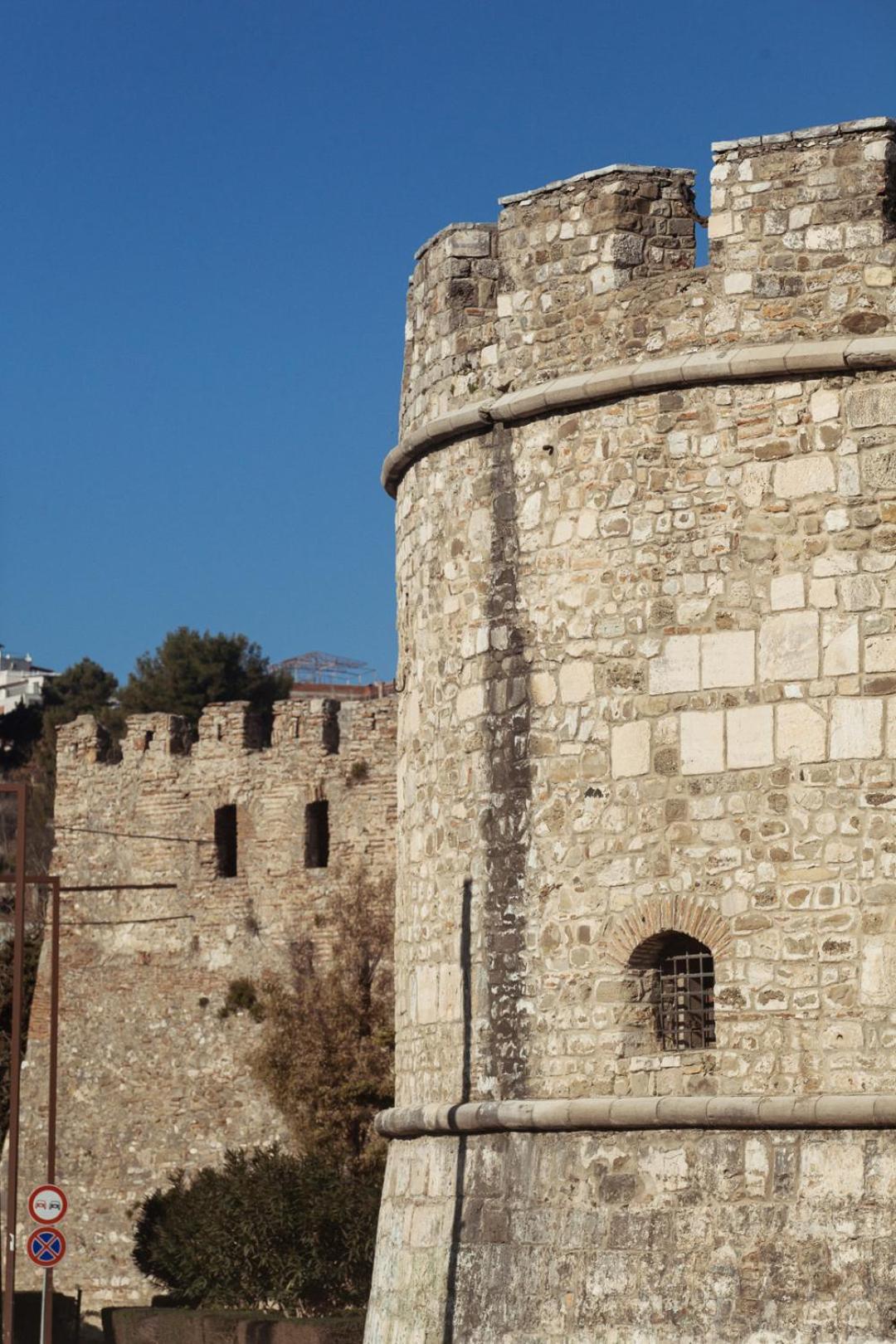 Super Apartment In The Ancient Roman Amphitheater Durrës Exteriör bild
